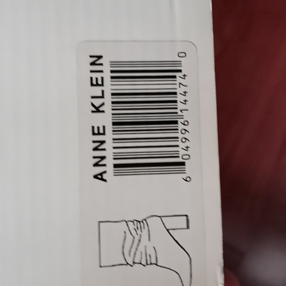 Woman's shoe CLEARANCE - Picture 7 of 7